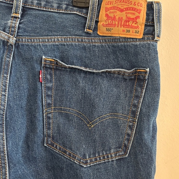 Men’s 550 Levi's W38 L32 Relaxed Fit Denim Jeans - Classic Blue - Picture 1 of 5
